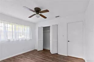 11016 Saginaw Dr, Tampa, FL 33617 - Photo 23
