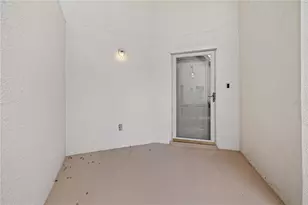 8407 Terrace Meadows Ct, Tampa, FL 33637 - Photo 5