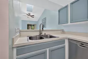 5808 Red Cedar Ln, Tampa, FL 33625 - Photo 9