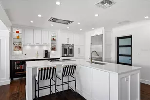 121 79th St S, Saint Petersburg, FL 33707 - Photo 17