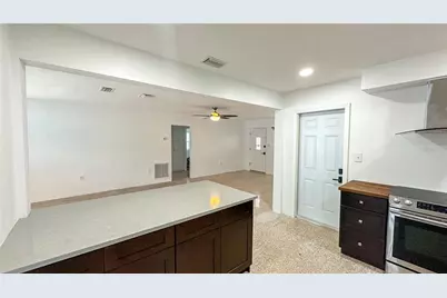 701 52nd Avenue S, Saint Petersburg, FL 33705 - Photo 11