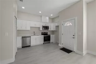 6974 Belltree Ct, Tampa, FL 33619 - Photo 5