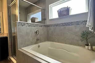 6911 Gideon Cir, Zephyrhills, FL 33541 - Photo 23