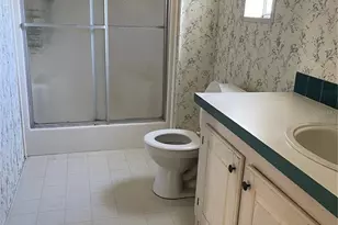 8929 Honeywell Rd, Gibsonton, FL 33534 - Photo 9