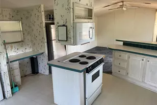 8929 Honeywell Rd, Gibsonton, FL 33534 - Photo 5