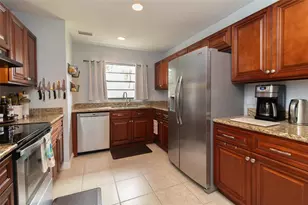 1005 Tranquiview Ln, Valrico, FL 33594 - Photo 9
