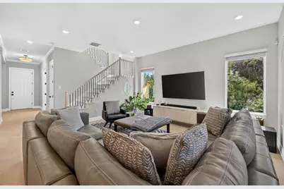293 18th Avenue S, Saint Petersburg, FL 33705 - Photo 7