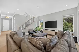 293 18th Ave S, Saint Petersburg, FL 33705 - Photo 7