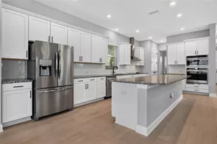 293 18th Ave S, Saint Petersburg, FL 33705 - Photo 9