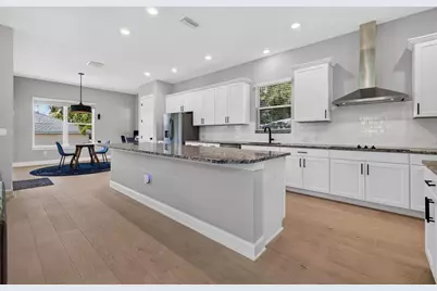 293 18th Avenue S, Saint Petersburg, FL 33705 - Photo 5
