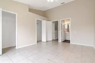 2439 Lake Woodberry Cir, Brandon, FL 33510 - Photo 23