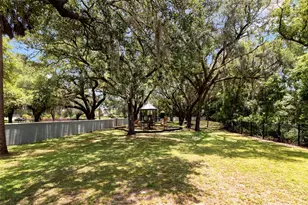 2439 Lake Woodberry Cir, Brandon, FL 33510 - Photo 33
