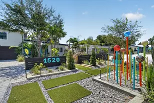 1520 60th St S, Gulfport, FL 33707 - Photo 9