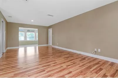 1801 Oak Park Drive N, Clearwater, FL 33764 - Photo 9