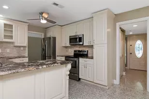 1801 Oak Park Dr N, Clearwater, FL 33764 - Photo 21