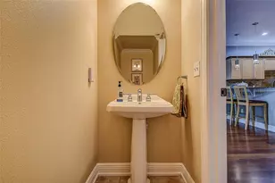 256 Valencia Cir, Saint Petersburg, FL 33716 - Photo 15