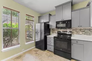 528 E Martin Luther King Jr Dr, Tarpon Springs, FL 34689 - Photo 17