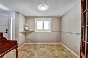 8107 Bardmoor Pl, Seminole, FL 33777 - Photo 9