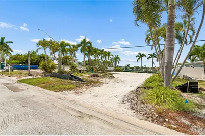 10246 Tarpon Drive, Treasure Island, FL 33706 - Photo 11