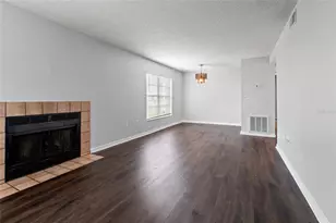 14323 Hanging Moss Cir, Tampa, FL 33613 - Photo 5