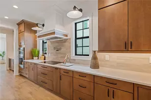 220 90th Ave NE, Saint Petersburg, FL 33702 - Photo 5