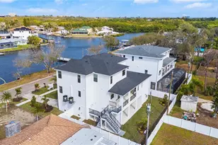 220 90th Ave NE, Saint Petersburg, FL 33702 - Photo 3