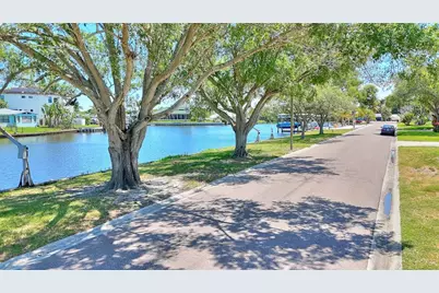 220 90th Avenue NE, Saint Petersburg, FL 33702 - Photo 79