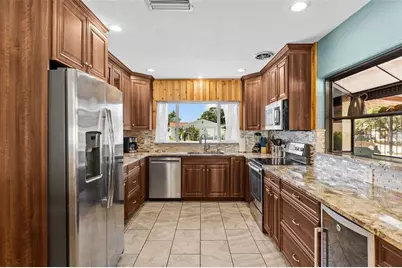 10472 Orange Blossom Lane, Seminole, FL 33772 - Photo 11