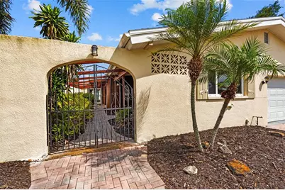 10472 Orange Blossom Lane, Seminole, FL 33772 - Photo 3