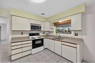 2864 62nd Avenue S, Saint Petersburg, FL 33712 - Photo 9