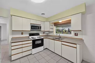 2864 62nd Ave S, Saint Petersburg, FL 33712 - Photo 9