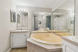 8812 E Millpoint Rd, Riverview, FL 33578 - Photo 17