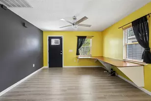 8420 N River Dune St, Tampa, FL 33617 - Photo 3