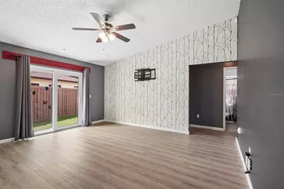 8420 N River Dune Street, Tampa, FL 33617 - Photo 7
