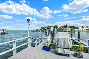645 Boca Ciega Point Blvd N, Saint Petersburg, FL 33708 - Photo 25