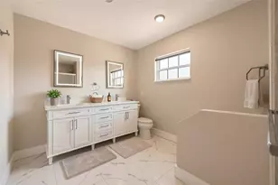 5056 42nd St S, Saint Petersburg, FL 33711 - Photo 11