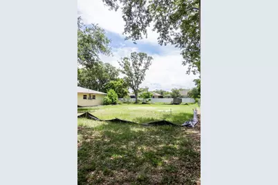 658 15th Street NW, Largo, FL 33770 - Photo 17
