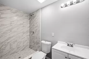 2412 51st Ave N, Saint Petersburg, FL 33714 - Photo 57