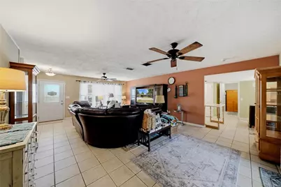 3801 Upland Place, Valrico, FL 33594 - Photo 7