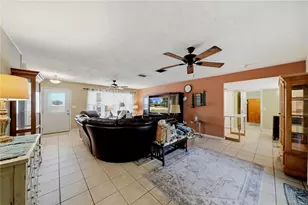 3801 Upland Pl, Valrico, FL 33594 - Photo 7