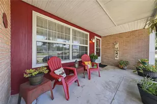 3801 Upland Pl, Valrico, FL 33594 - Photo 3
