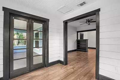 2111 Burlington Avenue N, Saint Petersburg, FL 33713 - Photo 13