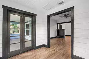 2111 Burlington Ave N, Saint Petersburg, FL 33713 - Photo 13