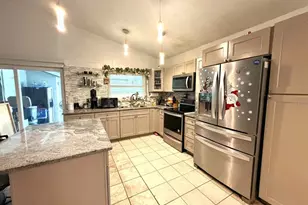 4817 Grove Point Dr, Tampa, FL 33624 - Photo 5