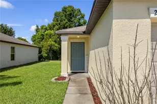 2987 Moulden Hollow Dr, Zephyrhills, FL 33540 - Photo 3