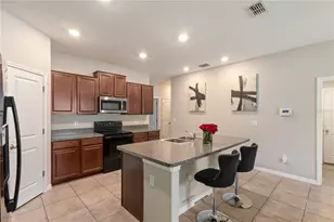 2987 Moulden Hollow Dr, Zephyrhills, FL 33540 - Photo 11