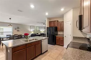 2987 Moulden Hollow Dr, Zephyrhills, FL 33540 - Photo 13