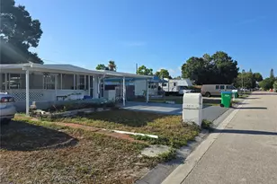 5271 77th St N, Saint Petersburg, FL 33709 - Photo 3