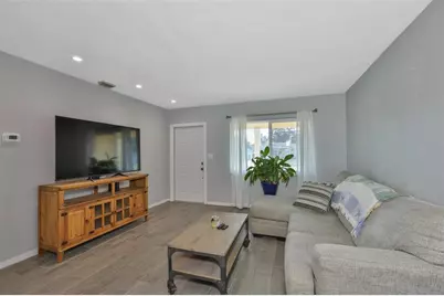 3242 Kingston Street N, Saint Petersburg, FL 33713 - Photo 5