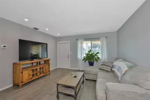 3242 Kingston St N, Saint Petersburg, FL 33713 - Photo 5